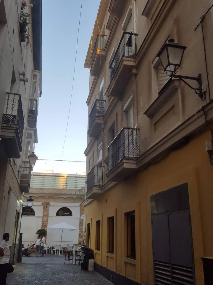 Apartamento En Pleno Centro De Cadiz Con Parking Economico Exterior foto